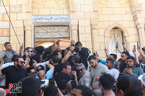 تشييع الجثمان للمقابر