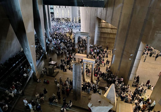 365971-إقبال-تاريخي-على-المتحف-الكبير