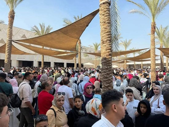 إقبال تاريخى على زيارة أهرامات الجيزة