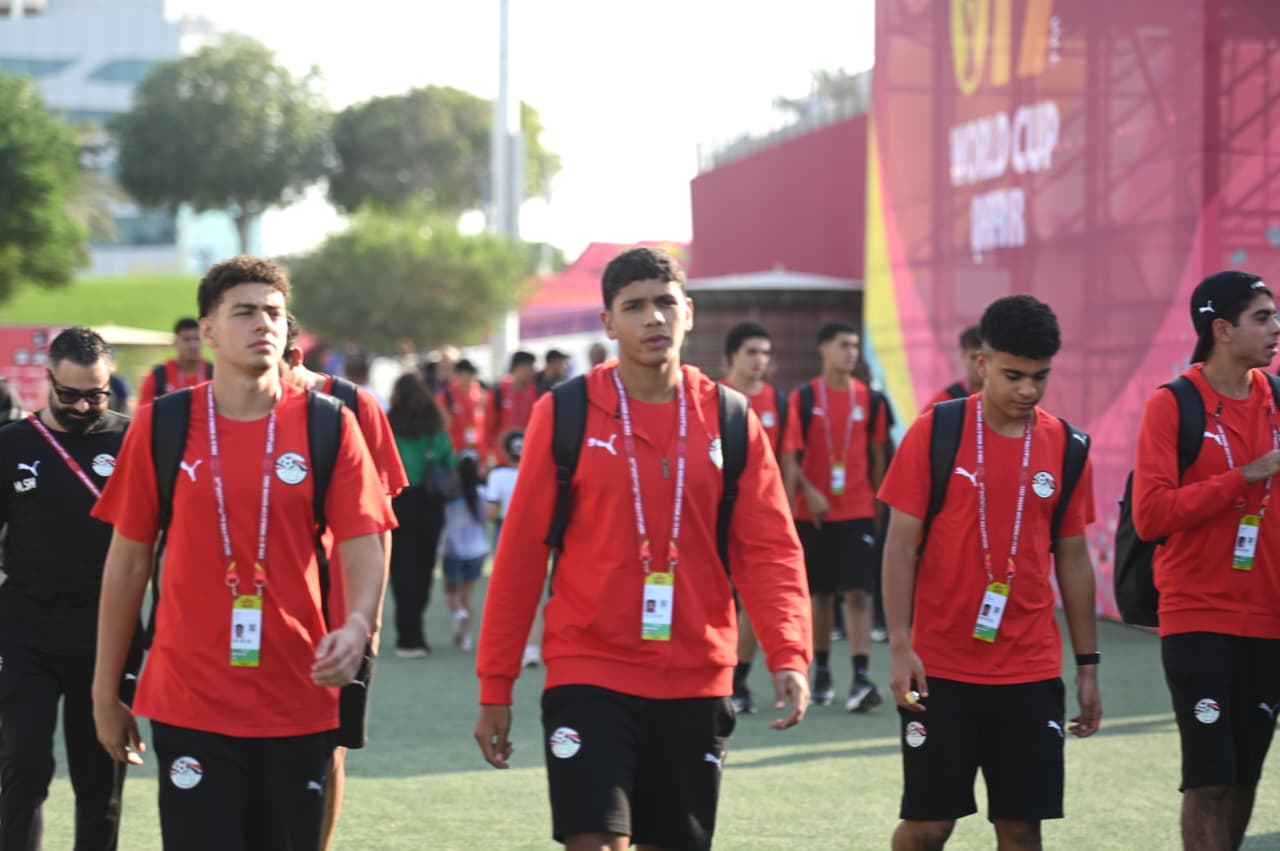 وصول لاعبي منتخب مصر للناشئين ملعب مباارة فنزويلا