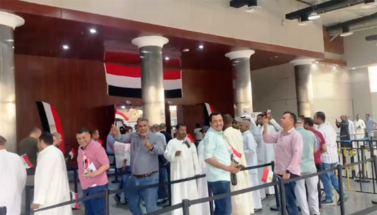 المصريين-يقبلون-على-لجان-الانتخاب-فى-الكويت