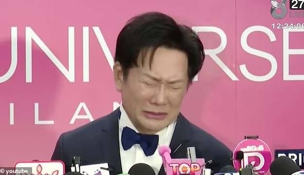 اعتذر رئيس مسابقة ملكة جمال الكون