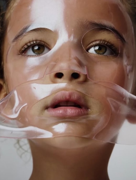 إعلان عن قناع الأطفال الجديد