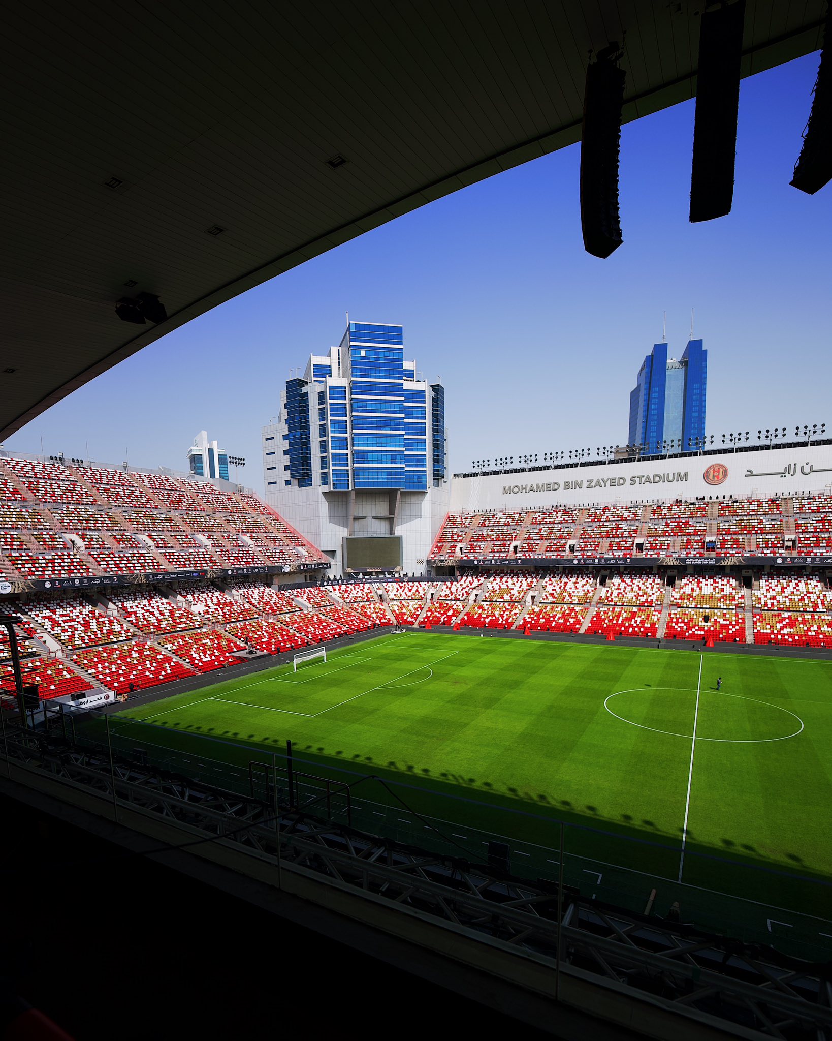 ملعب محمد بن زايد