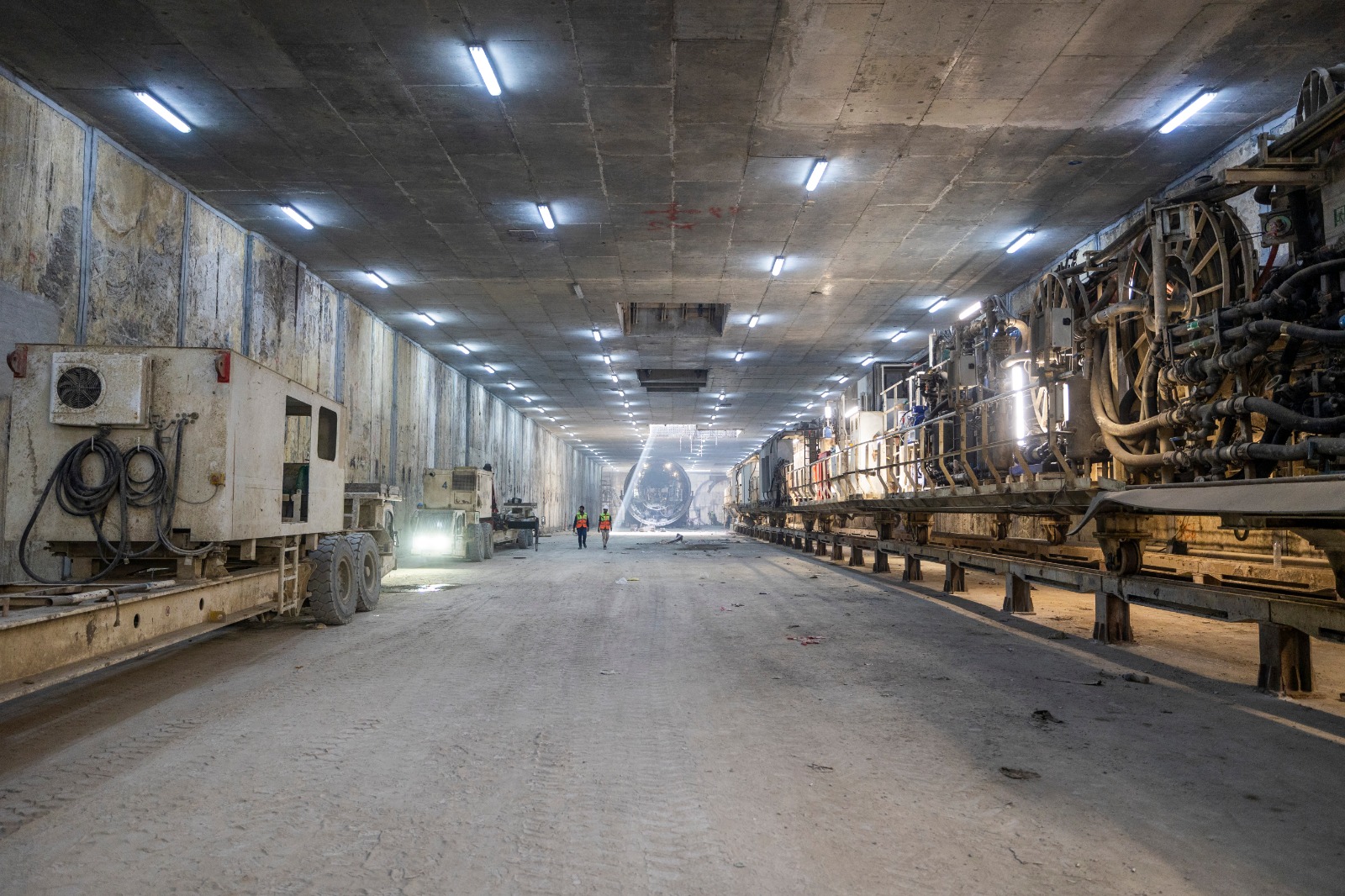 تجميع الماكينة داخل المحطة