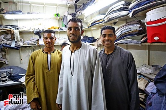 الوان مختلفة من الجلباب الصعيدى