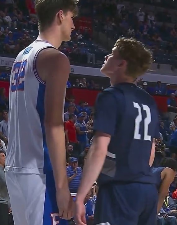 أطول مراهق أطول مراهق