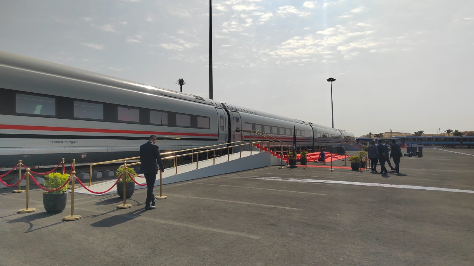 القطار الكهربائي السريع طراز فيلارو 