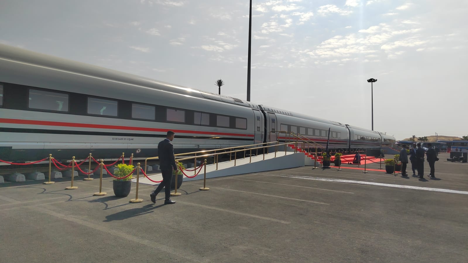 العرض الأول للقطار الكهربائي السريع طراز فيلارو 