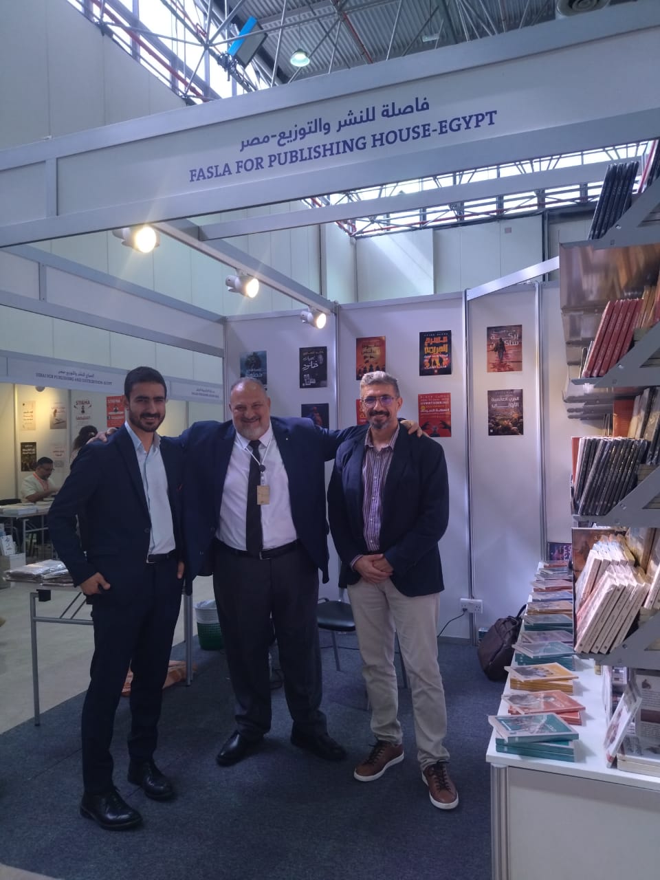 خالد الصاوى يحتفل بروايته بمعرض الشارقة