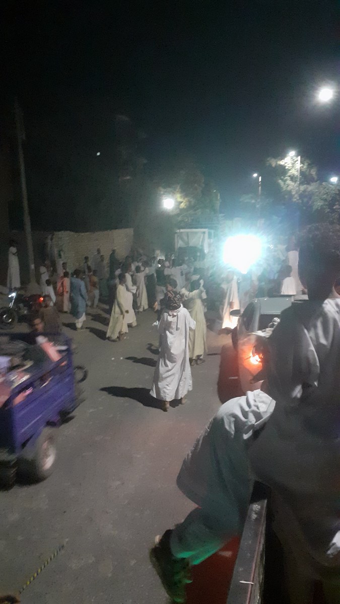 الاهالي يستقبون الحصان الفائز الاهالي يستقبون الحصان الفائز