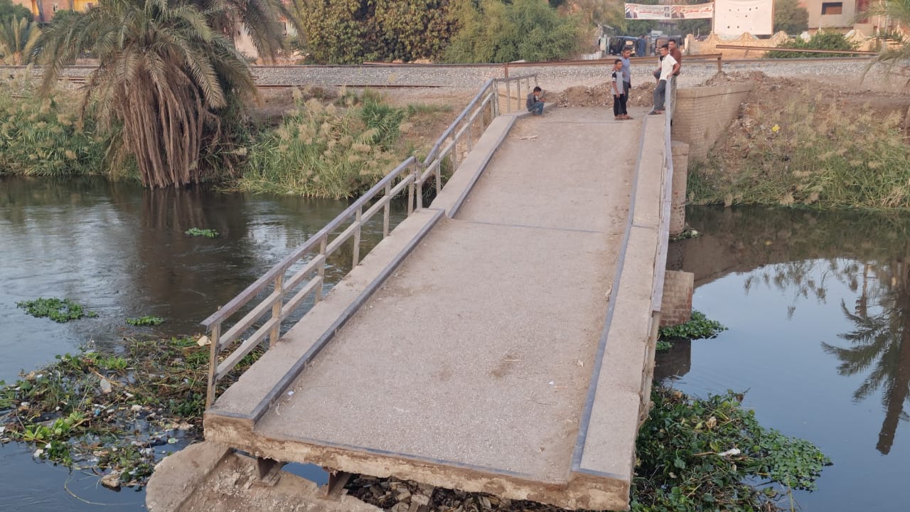 الكوبرى من الناحية الشرقية الكوبرى من الناحية الشرقية