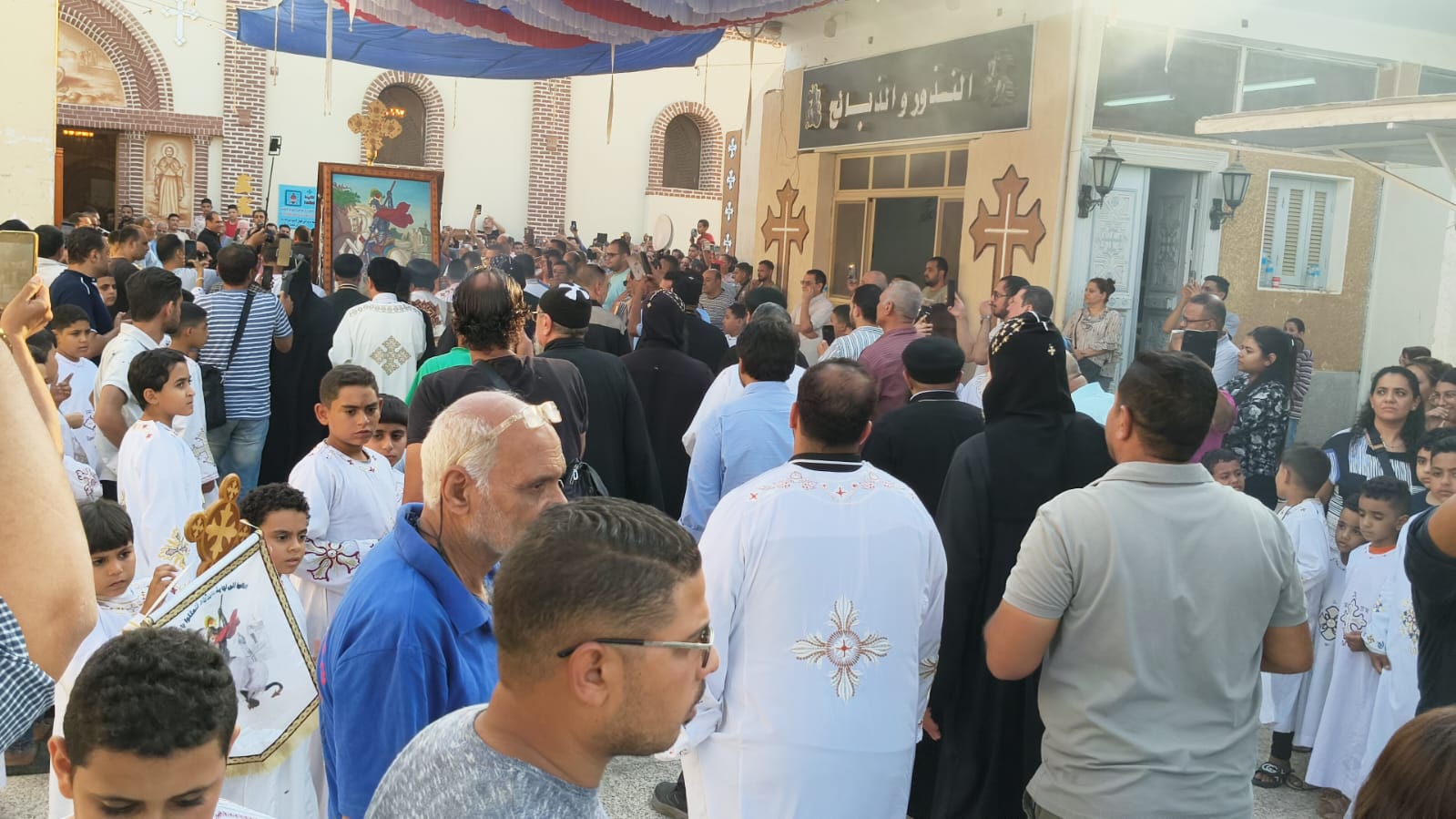 دير مارجرجس بجبل الرزيقات يبدأ أولى فعاليات الإحتفال السنوي بالصلوات والتسابيح دير مارجرجس بجبل الرزيقات يبدأ أولى فعاليات الإحتفال السنوي بالصلوات والتسابيح