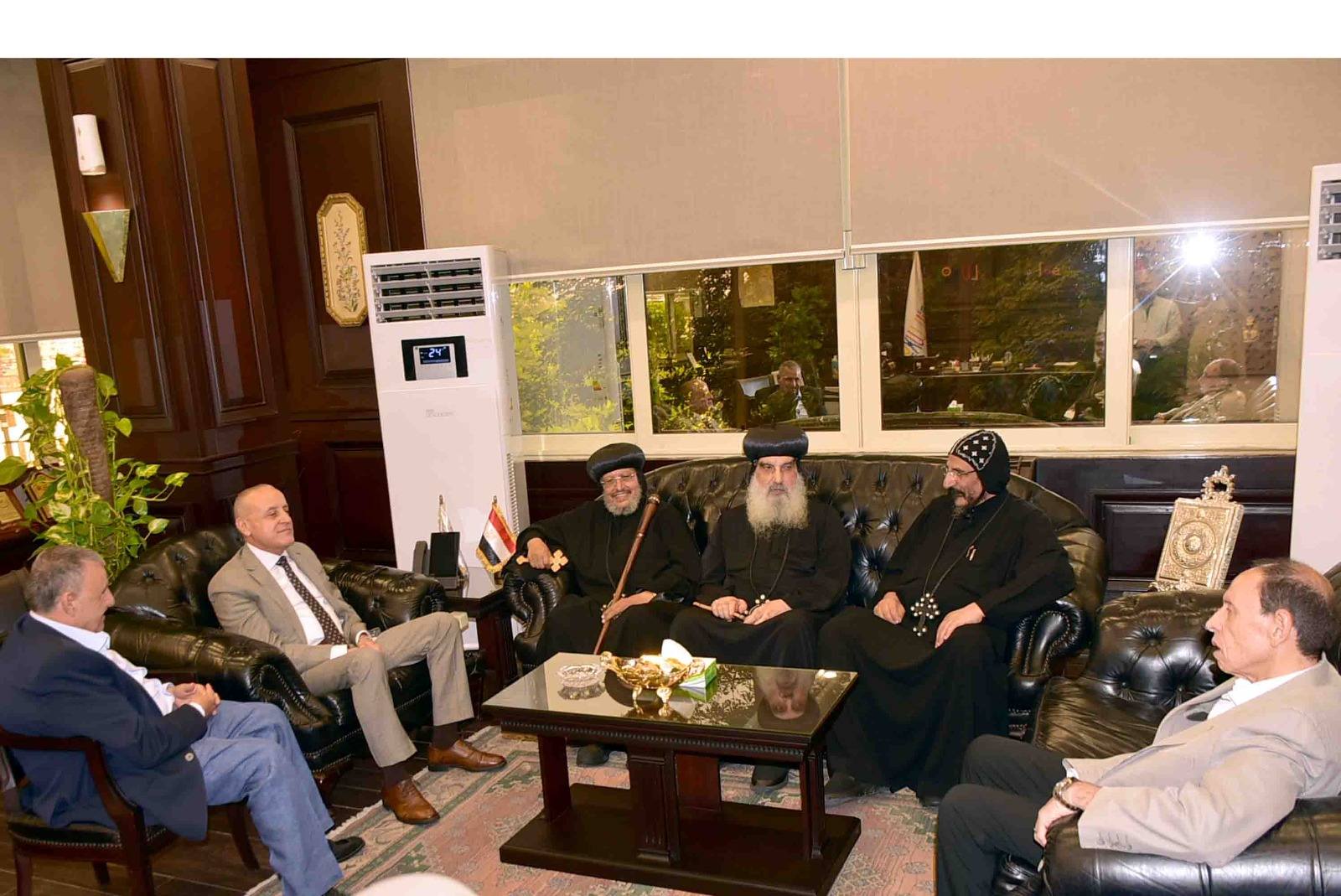 المحافظ يلتقى وفد دير مار جرجس بالرزيقات بمناسبة بدء موسم الإحتفال