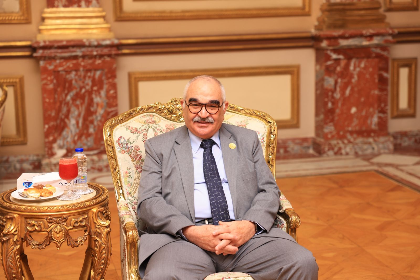 المستشار حسين مدكور يزور رئيس مجلس الشيوخ لتقديم التهنئة له (1)