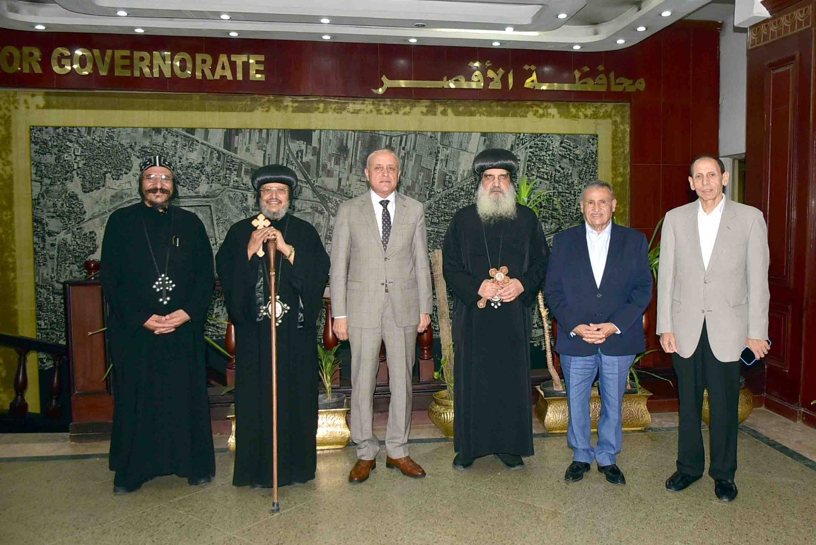 محافظ الأقصر يستقبل وفد دير مار جرجس بالرزيقات بمناسبة بدء الموسم السنوي
