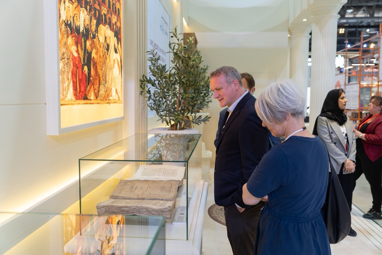 المخطوطات داخل جناح بيت الحكمة المخطوطات داخل جناح بيت الحكمة