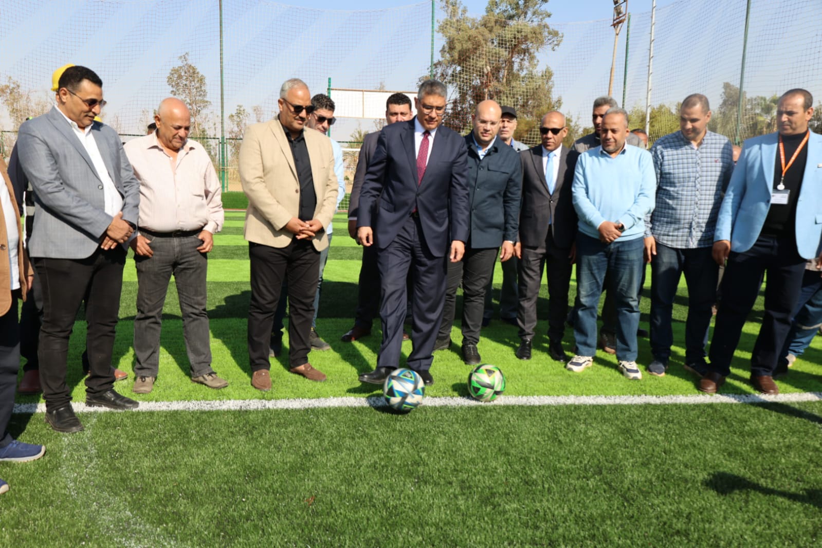محافظ الجيزة يفتتح الملعب الخماسي وصالة ألعاب القوى بنادي المناجم (7)