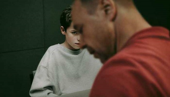 تربية الطفل في سن المراهقة