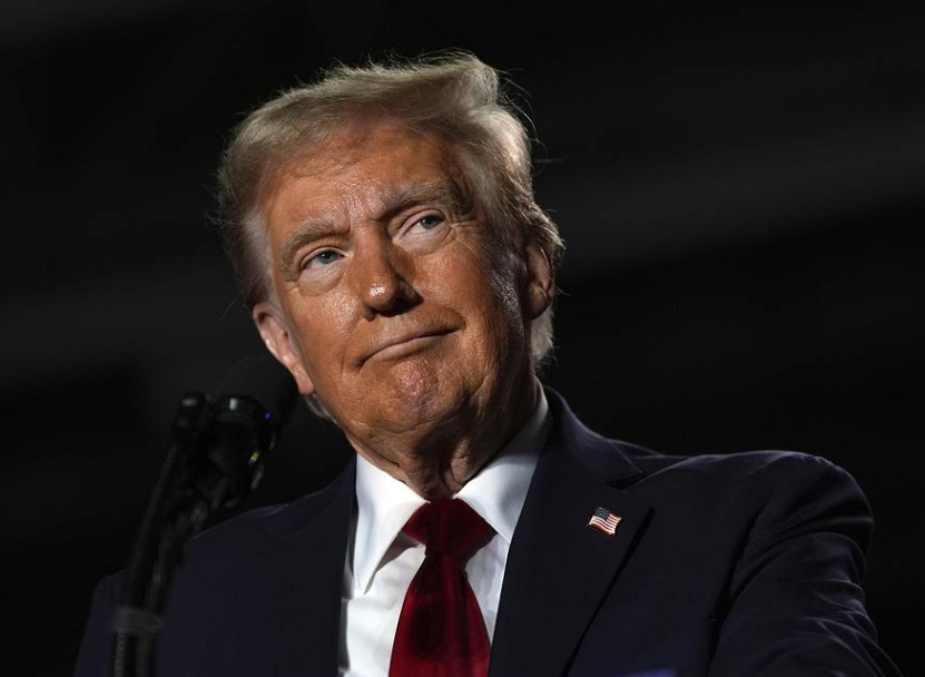 الرئيس الأمريكي ترامب