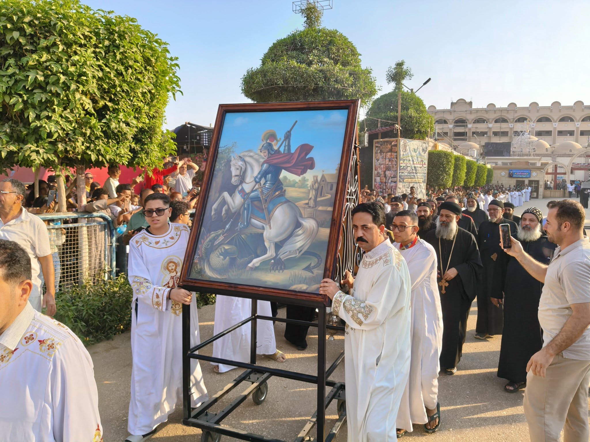 فعاليات زفة بأيقونة الشهيد ضمن احتفالات دير مارجرجس بالرزيقات فعاليات زفة بأيقونة الشهيد ضمن احتفالات دير مارجرجس بالرزيقات
