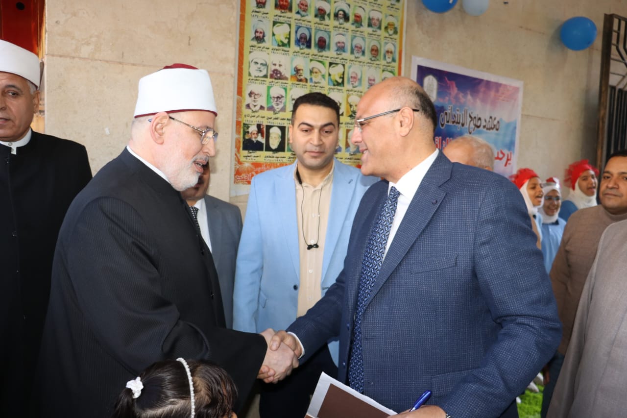 محافظ القليوبية يتسقبل وكيل الأزهر الشريف محافظ القليوبية يتسقبل وكيل الأزهر الشريف