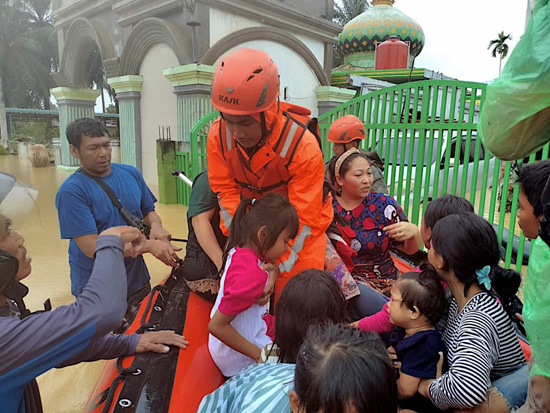 فيضان إندونيسيا (6)