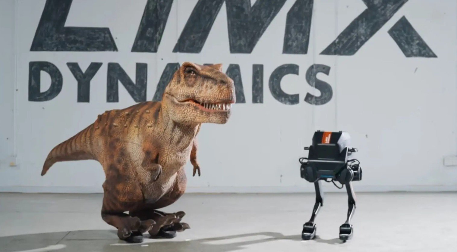 تستعرض شركة LimX Dynamics روبوتًا يتحول إلى T-Rex جاهز للسير في الشارع.