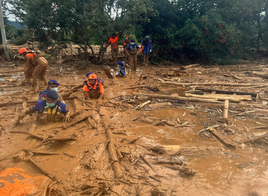 فيضان إندونيسيا (5)