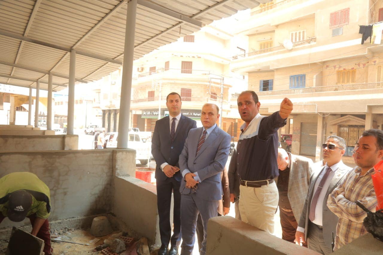 محافظ كفر الشيخ يتفقد مواقع إنشاء الأسواق
