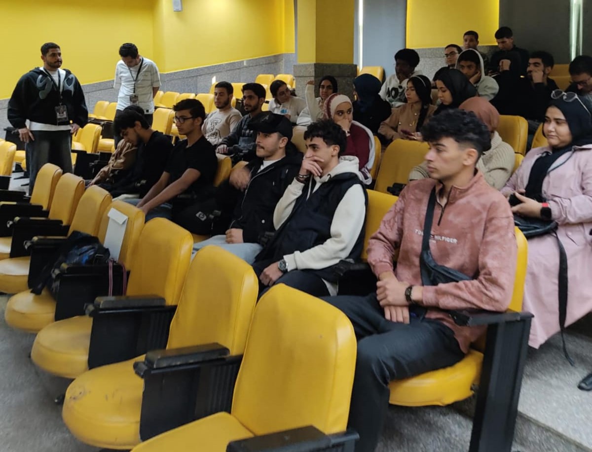 الدكتور محمد ثروت فى الأكاديمية الحديثة لعلوم الكمبيوتر وتكنولوجيا الإدارة (1)