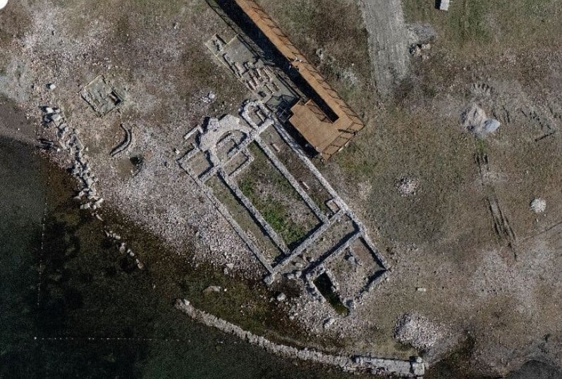 اطلال كنيسة 