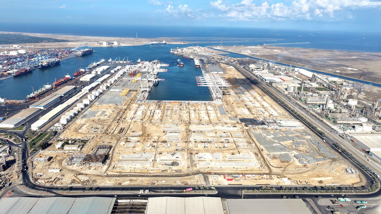 محطة الحاويات بدمياط محطة الحاويات بدمياط