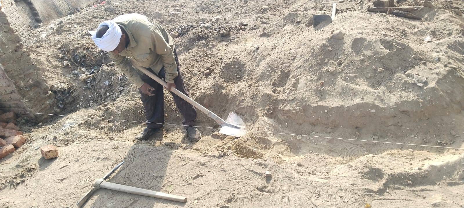 البعثة الفرنسية تعمل في توصى بإزالة المخلفات من معبد الحريق في أرمنت البعثة الفرنسية تعمل في توصى بإزالة المخلفات من معبد الحريق في أرمنت