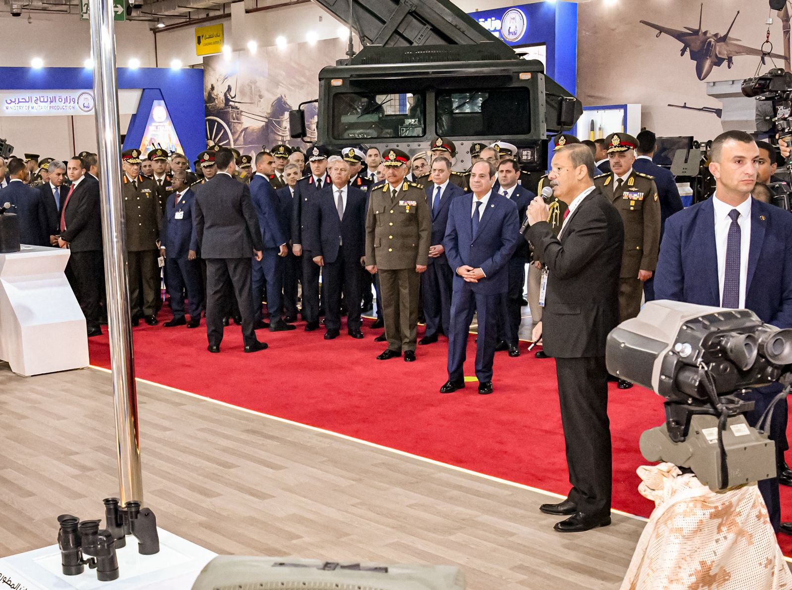 الرئيس السيسي خلال افتتاح معرض ايدكس 2025 (11)