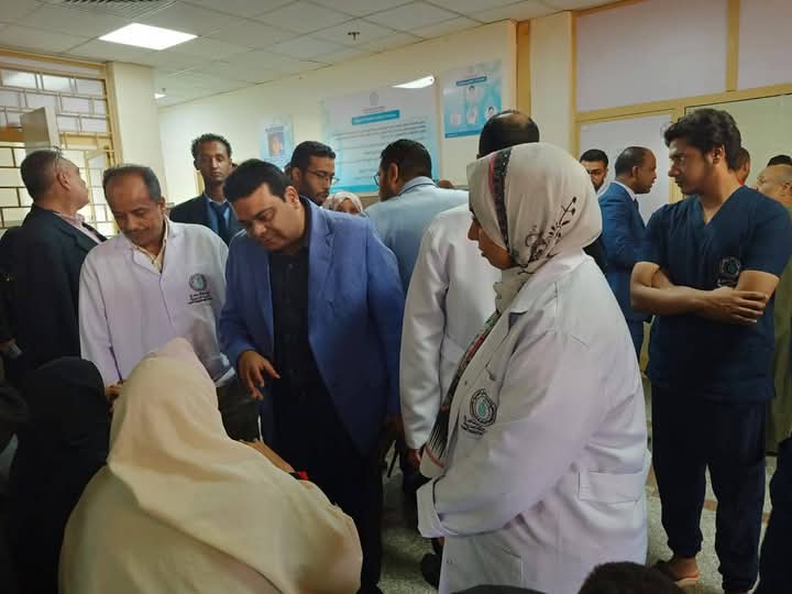 اقبال من الجمهور علي المستشفي اقبال من الجمهور علي المستشفي