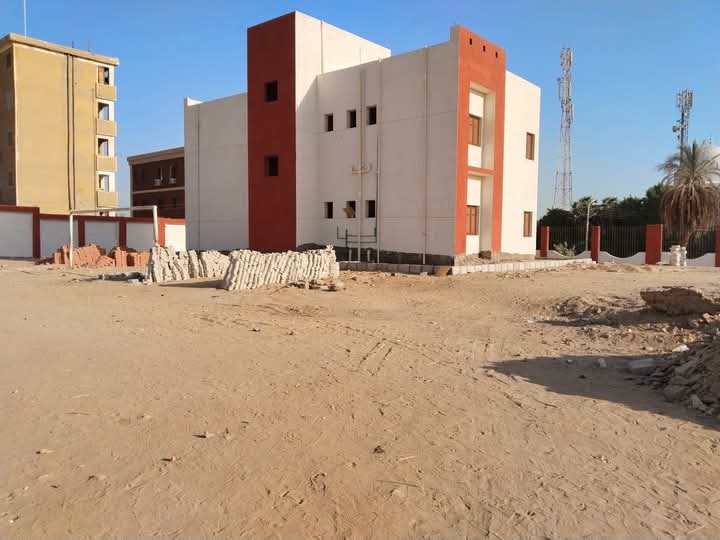 الالتزام بالمعايير الإنشائية والفنية المطلوبة