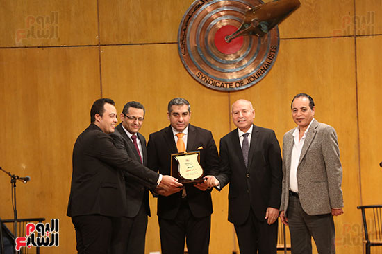 حفل جائزة التفوق الصحفي عقب عودة الزملاء من أداء العمرة (34)