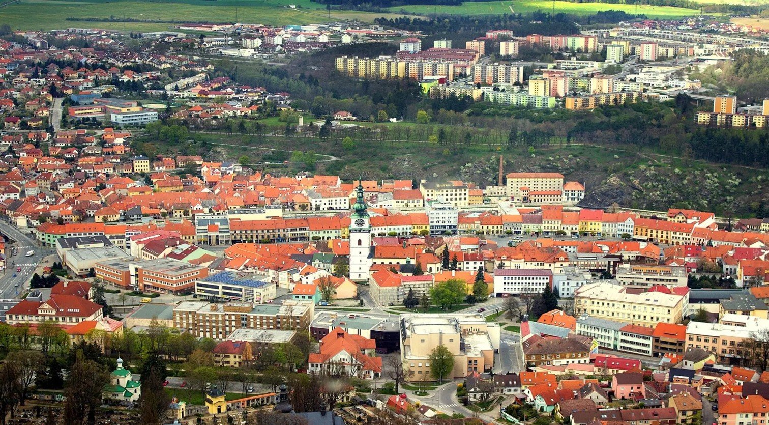 منظر جوي لمركز مدينة تريبيك التشيكية من الجنوب