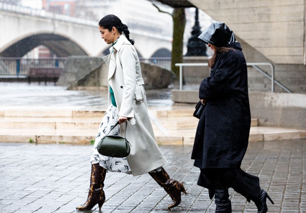 السير تحت المطر السير تحت المطر