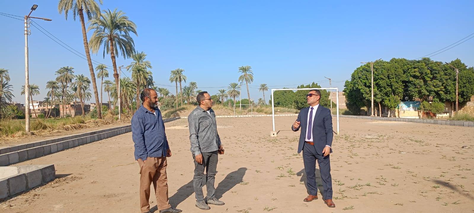 رئيس مدينة البياضية يتابع تمهيد وإنارة وتركيب بلدورات لقطعة أرض بنجع أبودومة رئيس مدينة البياضية يتابع تمهيد وإنارة وتركيب بلدورات لقطعة أرض بنجع أبودومة