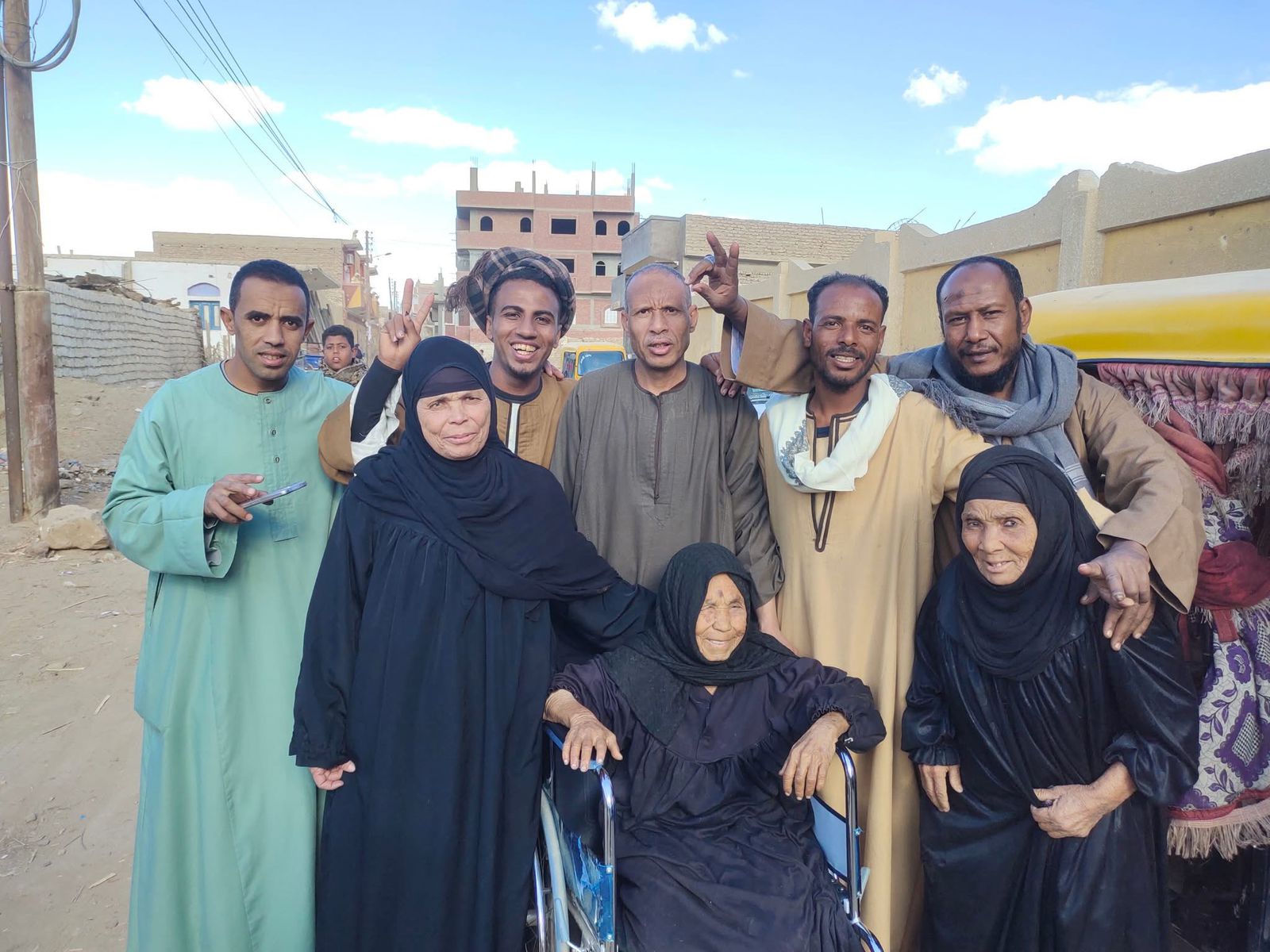 الحاجة بدور من أسوان الحاجة بدور من أسوان