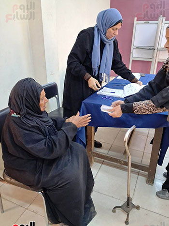 153758-37bf72ce-316b-4bc9-9a9b-5317fefcff7e 153758-37bf72ce-316b-4bc9-9a9b-5317fefcff7e