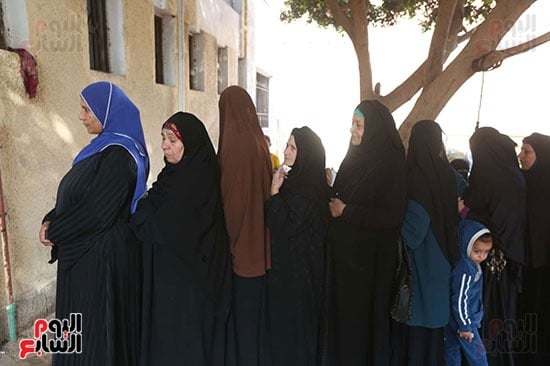 تزايد أعداد الناخبين علي لجان العياط للإدلاء بأصواتهم في الانتخابات البرلمانية 2025 (4)