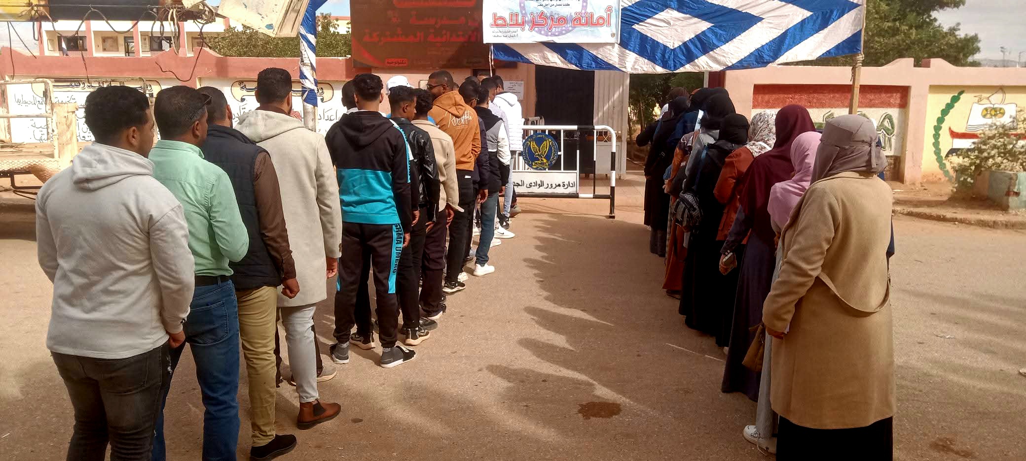 طوابير الناخبين علي تتزايد على اللجان  (3)