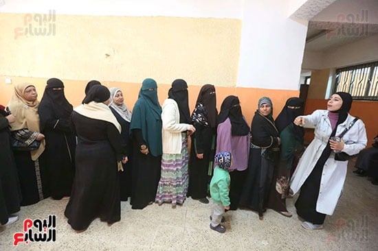 تزايد أعداد الناخبين علي لجان العياط للإدلاء بأصواتهم في الانتخابات البرلمانية 2025 (2)