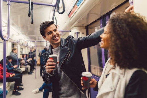 ابراج تتحدث مع الغرباء فى المواصلات ابراج تتحدث مع الغرباء فى المواصلات