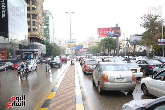 الأمطار تتسبب فى زحام شديد الأمطار تتسبب فى زحام شديد