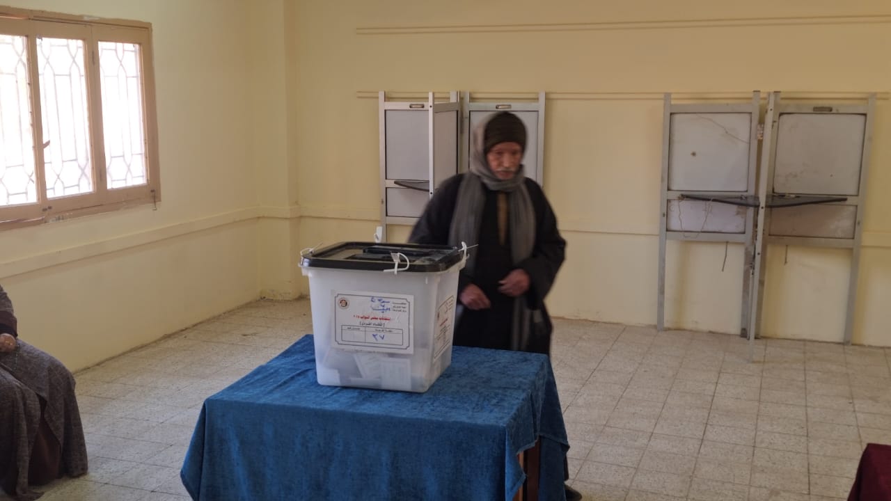 من داخل لجنة التصويت من داخل لجنة التصويت