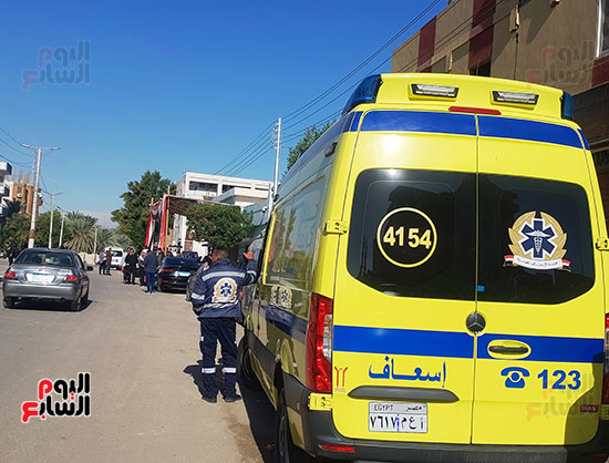 تواجد-سيارات-الإسعاف-بمحيط-اللجان-الانتخابية تواجد-سيارات-الإسعاف-بمحيط-اللجان-الانتخابية
